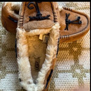 NWOT Ugg Slippers
